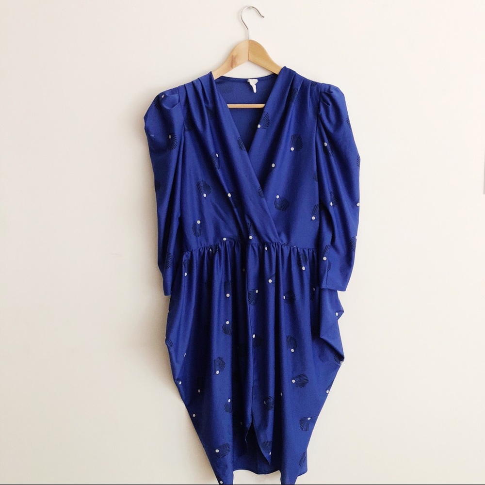 VINTAGE 🎙 Peplum-Style Oyster Dress